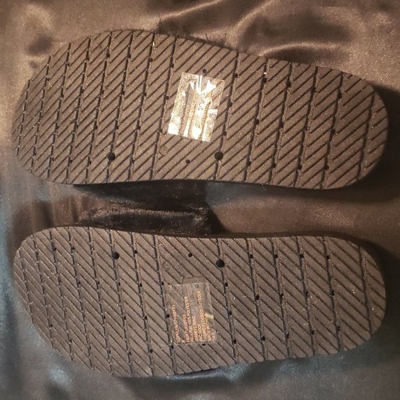 Steve Madden Black Faux Fur Plush Slides - Picture 5 of 5
